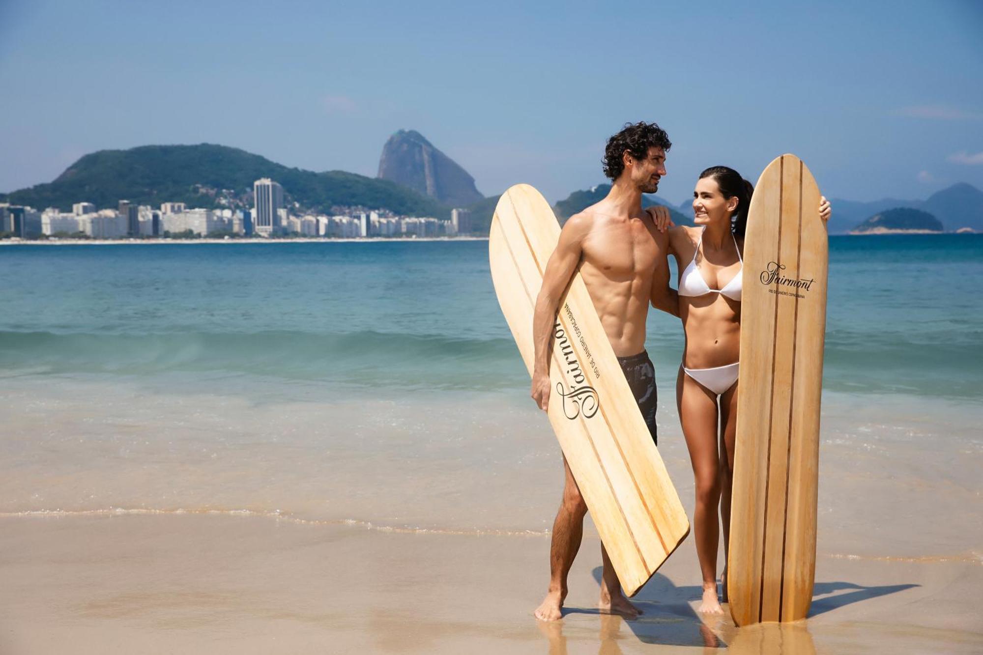 Fairmont Rio De Janeiro Copacabana Hotel Exterior photo Surfers at Ipanema Beach