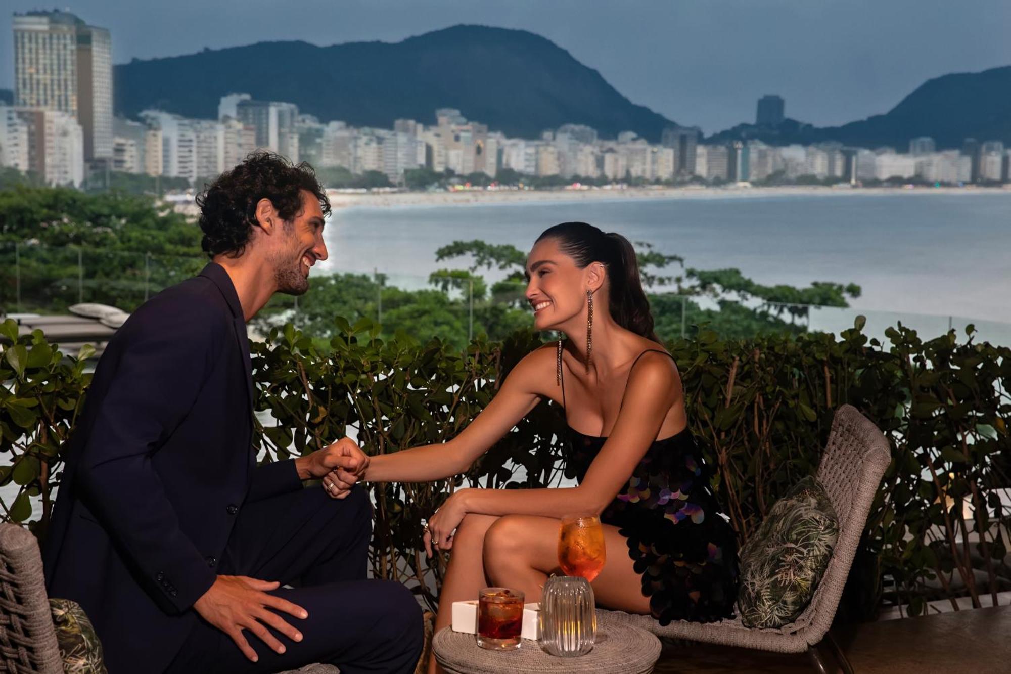 Fairmont Rio De Janeiro Copacabana Hotel Exterior photo A couple in Rio de Janeiro, Brazil